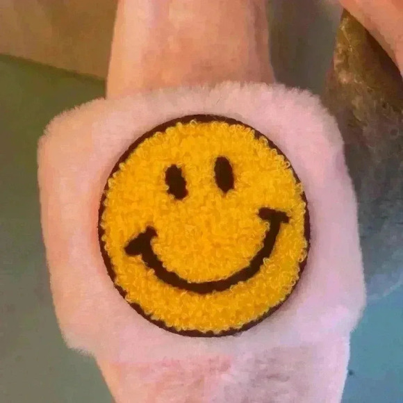 Fuzzy Slipper sSet of 2 Size 6.5 Smiley Face Open Toe Rainbow Mule - Picture 9 of 13